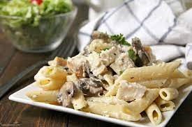 MUSHROOM ALFREDO PENNE PASTA WITH CHICKEN